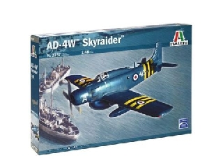 Italeri: AD-4W Skyraider repülőgép makett, 1:48