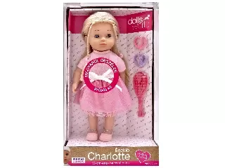 Magyarul beszélő Charlotte, rózsaszín ruhába